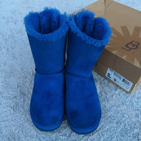UGG Shoes - Cobalt Blue Snake Print Bailey Bow UGG's size 9❄️